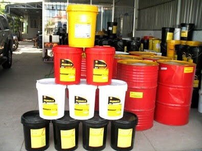 Dầu động cơ Shell Rimula R1 - góc nhìn 3