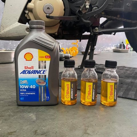 Dầu nhớt bôi trơn Shell Advance Ultra 10W-40