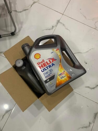 Dầu nhớt ô tô Shell Helix Ultra 5W-40 - góc nhìn 3